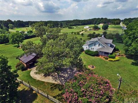 1955 Travis Rd, Conover, NC 28613 photo 1