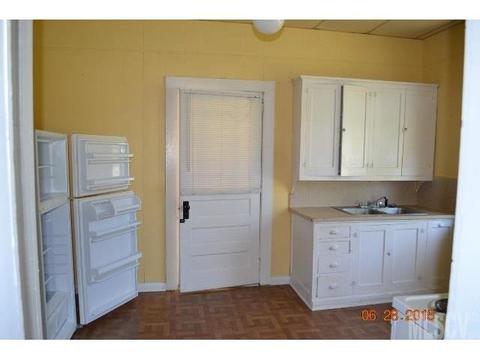 503 1st St, Conover, NC 28613 photo 4