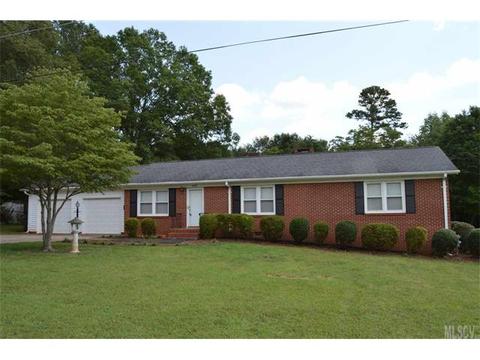 409 13th Ave, Conover, NC 28613 photo 1