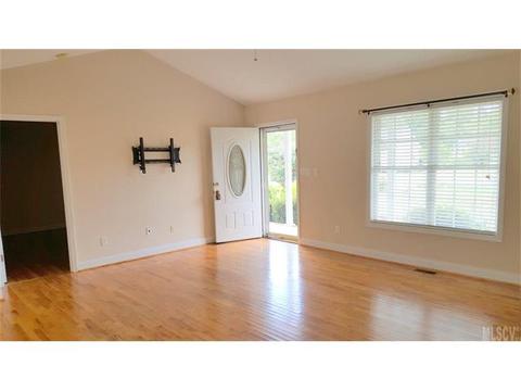 4936 Pond Ct, Conover, NC 28613 photo 3