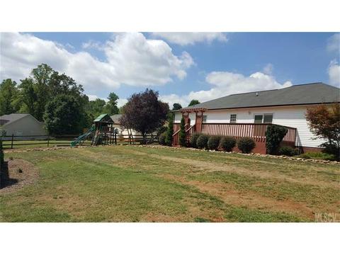 4936 Pond Ct, Conover, NC 28613 photo 16