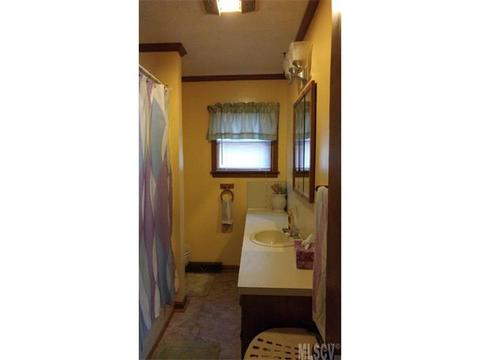 612 4th St, Conover, NC 28613 photo 9