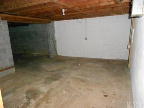 2189 Horseshoe Bend Rd, Hickory, NC 28601 photo 5