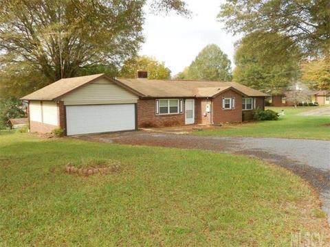 2189 Horseshoe Bend Rd, Hickory, NC 28601 photo 2