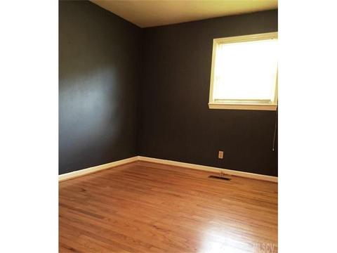 205 Valley Rd, Hickory, NC 28601 photo 3