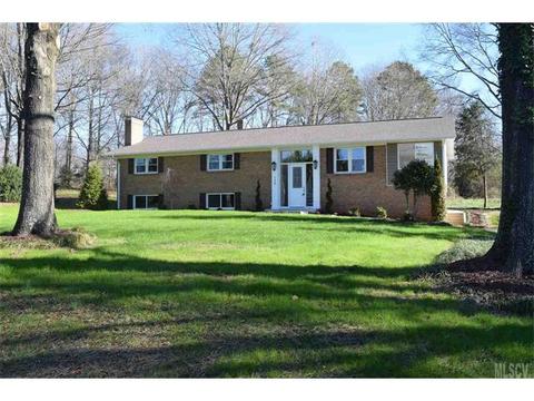 709 2nd St, Conover, NC 28613 photo 1