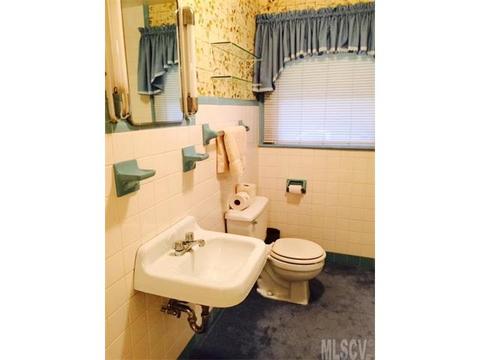 1358 8th St, Hickory, NC 28601 photo 3