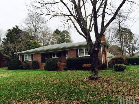 1358 8th St, Hickory, NC 28601 photo 1