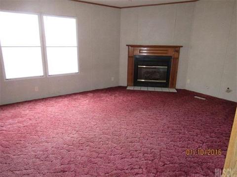 717 Acorn Dr, Purlear, NC 28665 photo 3
