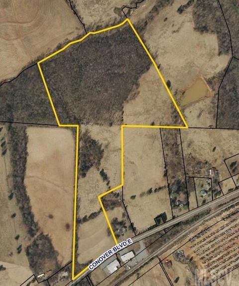 2021 E Conover Blvd, Conover, NC 28613 photo 1