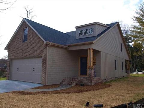 672 13th Avenue Nw Pl NW, Hickory, NC 28601 photo 1