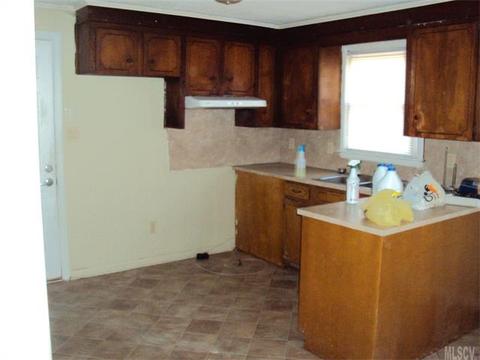 163 8th Ave, Conover, NC 28613 photo 5