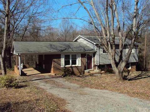 163 8th Ave, Conover, NC 28613 photo 2