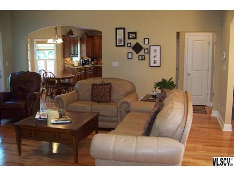 204 9th St, Conover, NC 28613 photo 4