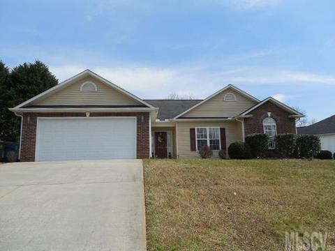 3301 Overbrook Dr, Conover, NC 28613 photo 1