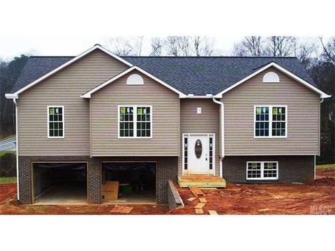 4481 Summit Cir, Conover, NC 28613 photo 2