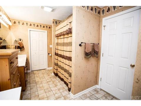 4040 Davis Rd, Maiden, NC 28650 photo 3