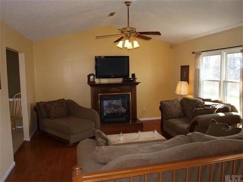1310 Landsdowne Dr, Conover, NC 28613 photo 11