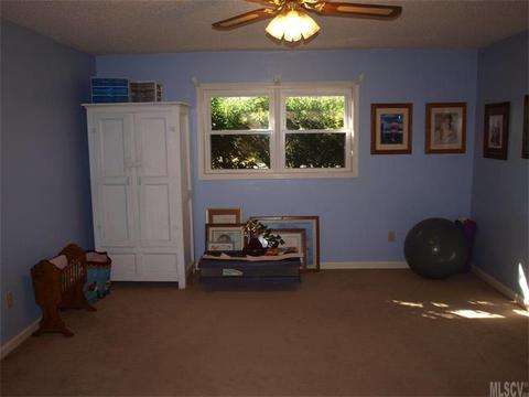1310 Landsdowne Dr, Conover, NC 28613 photo 9