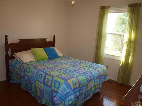 1310 Landsdowne Dr, Conover, NC 28613 photo 3
