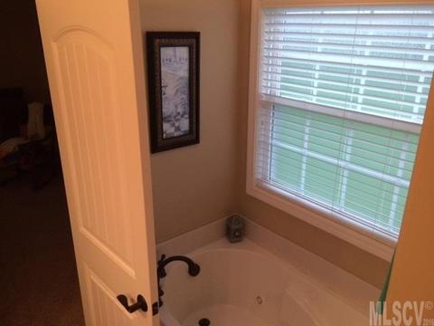 504 E Pine St, Maiden, NC 28650 photo 2
