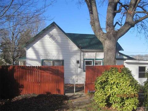 524 E Main St, Maiden, NC 28650 photo 2