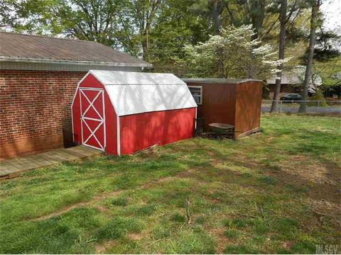 221 3rd Ave, Conover, NC 28613 photo 13