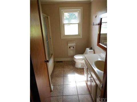 221 3rd Ave, Conover, NC 28613 photo 8