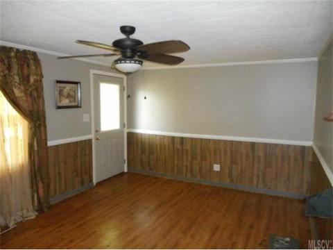 221 3rd Ave, Conover, NC 28613 photo 2