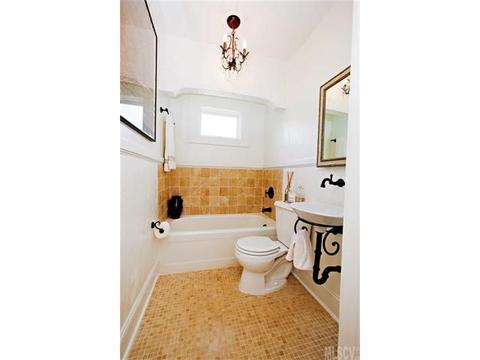18 8th Ave, Hickory, NC 28601 photo 6