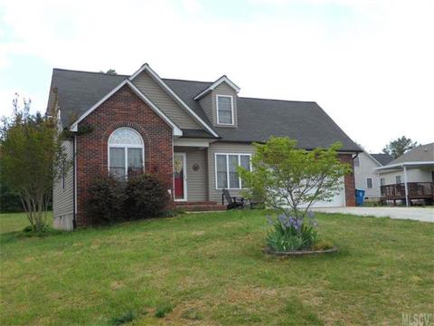 307 Pine Meadows Cir, Hickory, NC 28601 photo 1