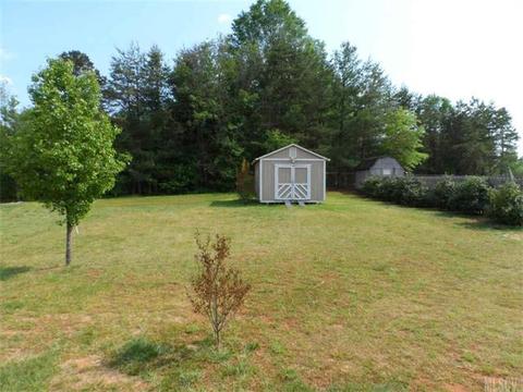 307 Pine Meadows Cir, Hickory, NC 28601 photo 9