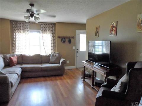 307 Pine Meadows Cir, Hickory, NC 28601 photo 2
