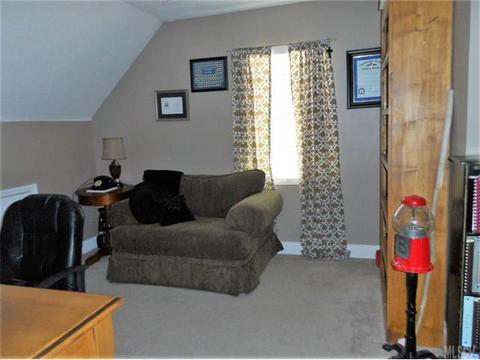 307 Pine Meadows Cir, Hickory, NC 28601 photo 3