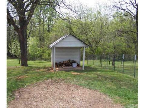 116 Curtis St, Morganton, NC 28655 photo 3