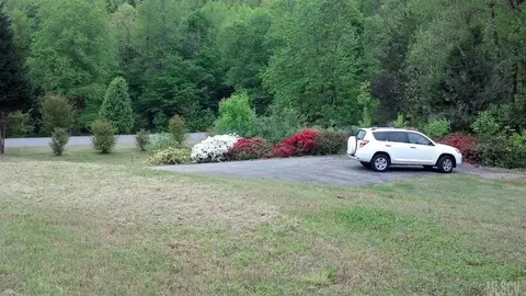 6024 Willowbottom Rd, Hickory, NC 28602 photo 11