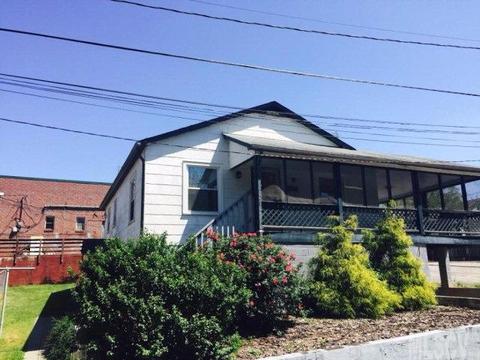 504 Mull St, Morganton, NC 28655 photo 1