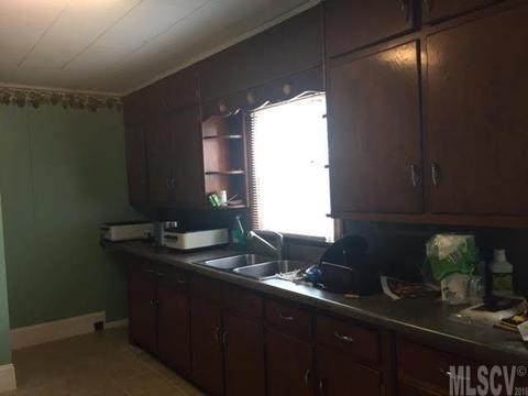 504 Mull St, Morganton, NC 28655 photo 3