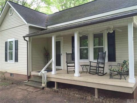 155 29th Ave Pl, Hickory, NC 28601 photo 2