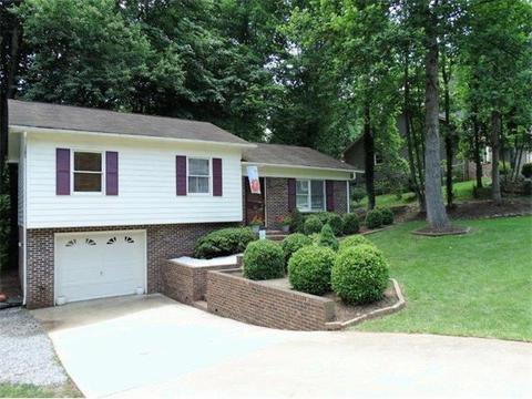 1932 Willow Ridge St, Conover, NC 28613 photo 8