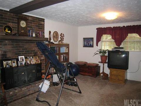 1000 Tangle Dr, Hickory, NC 28602 photo 18