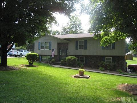 1000 Tangle Dr, Hickory, NC 28602 photo 1