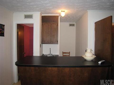 1000 Tangle Dr, Hickory, NC 28602 photo 3