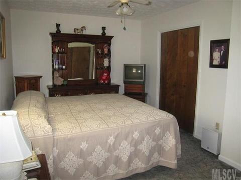 1000 Tangle Dr, Hickory, NC 28602 photo 15