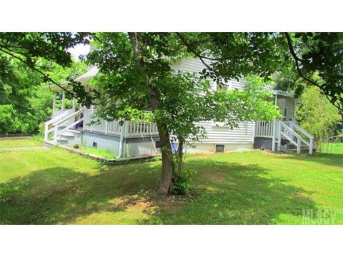 2314 Mitchell Dr, Hickory, NC 28602 photo 1