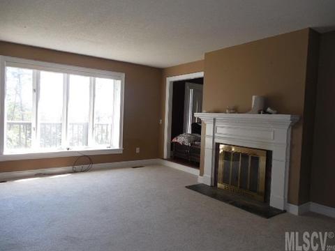 5625 Clearlake Dr, Hickory, NC 28601 photo 2
