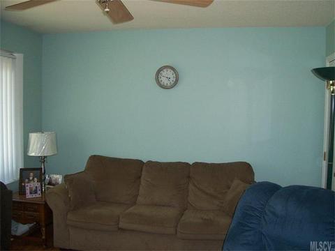 408 E Klutz St, Maiden, NC 28650 photo 2