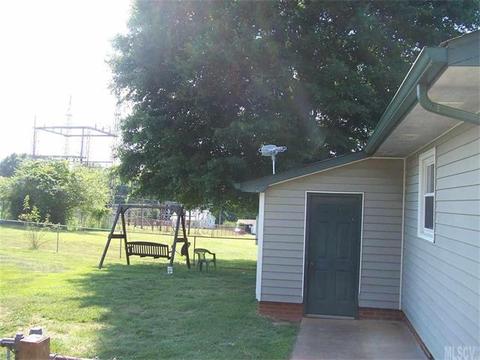 408 E Klutz St, Maiden, NC 28650 photo 10