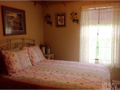 6576 Springbrook Ave, Hickory, NC 28602 photo 3