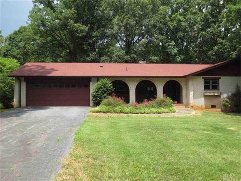 205 7th St, Conover, NC 28613 photo 2